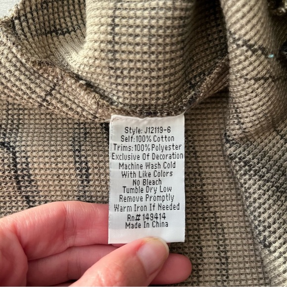 Johnny Was Christina Cotton Camouflage Floral Embroidered Raw Hem Top Size Large - Picture 10 of 13